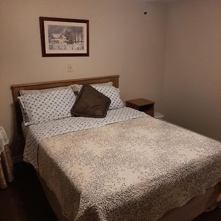 Trillium Bed & Breakfast Ниагара-Фолс Экстерьер фото