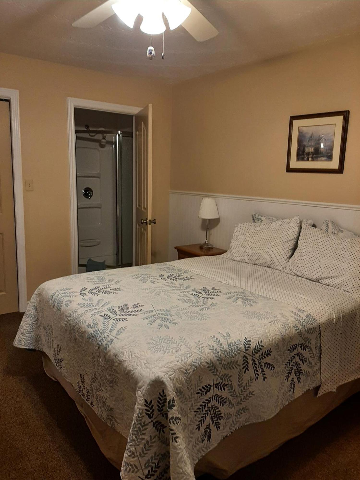 Trillium Bed & Breakfast Ниагара-Фолс Экстерьер фото