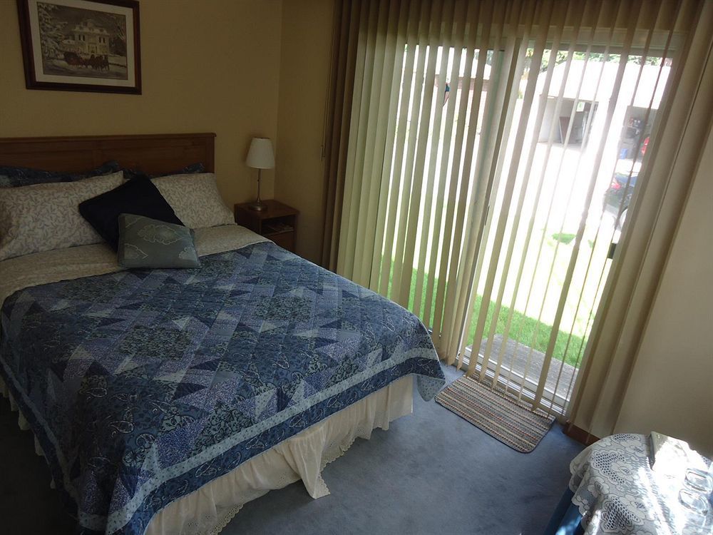 Trillium Bed & Breakfast Ниагара-Фолс Экстерьер фото
