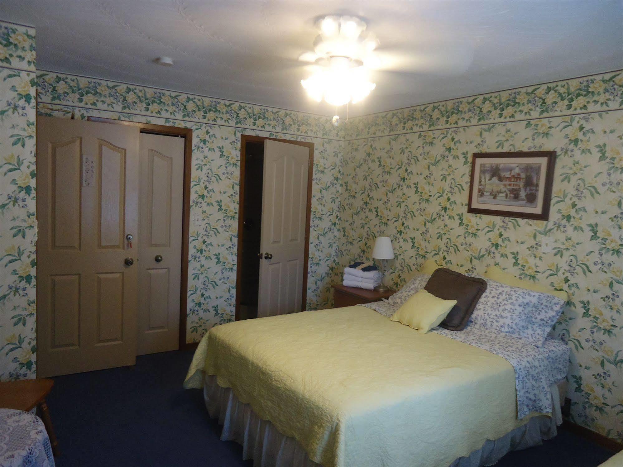 Trillium Bed & Breakfast Ниагара-Фолс Экстерьер фото